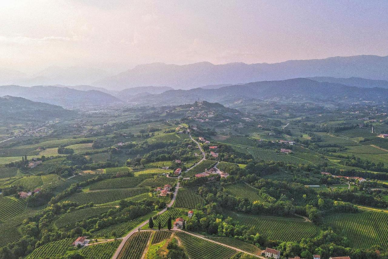 Tenuta Mani Sagge San Pietro Di Feletto Luaran gambar